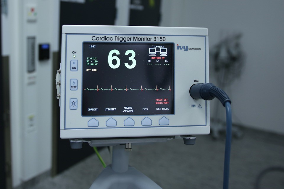 A medical display shows a patient’s heart rhythm.